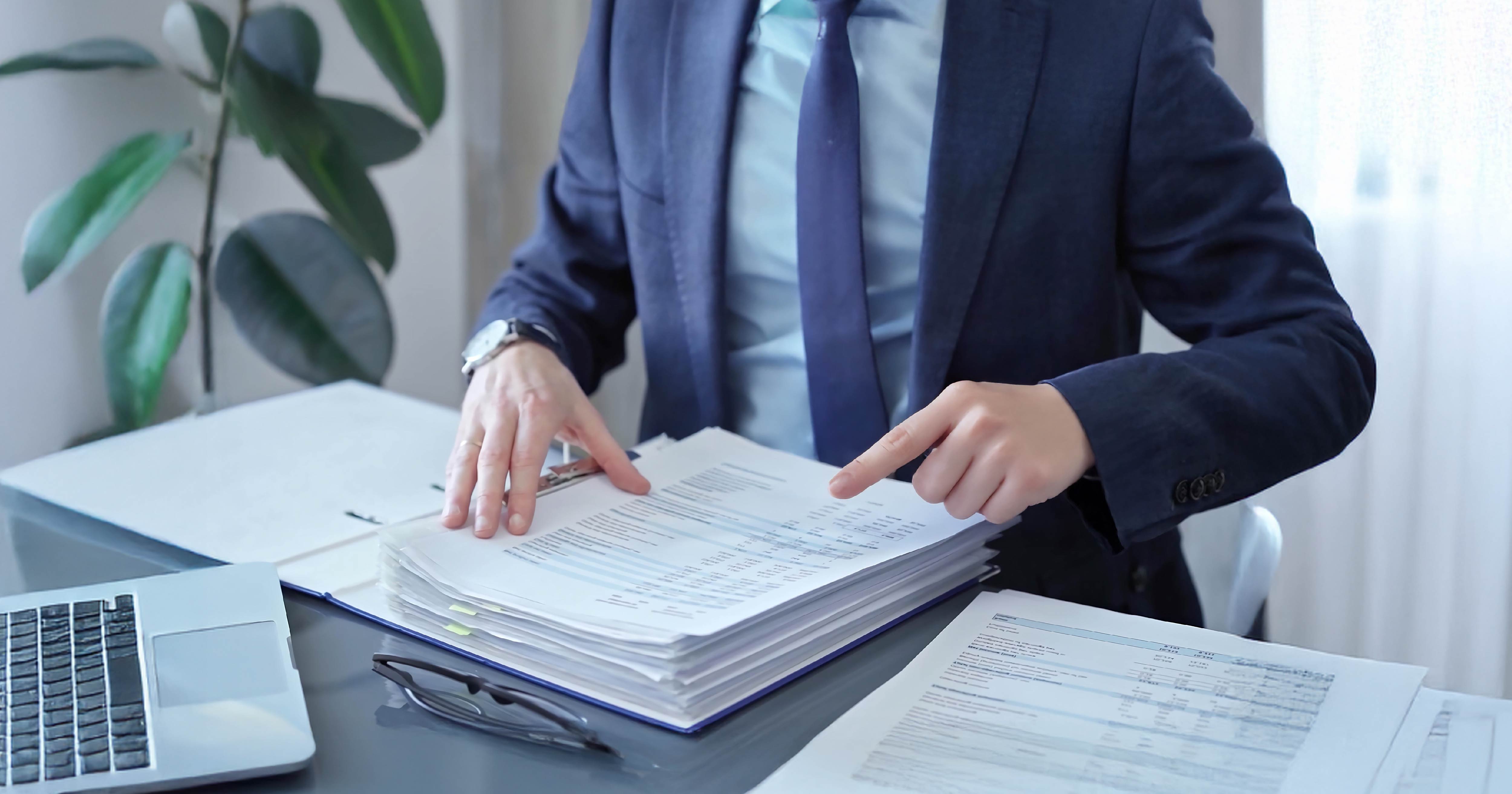 El auditor en la revisión de una adquisición de negocios