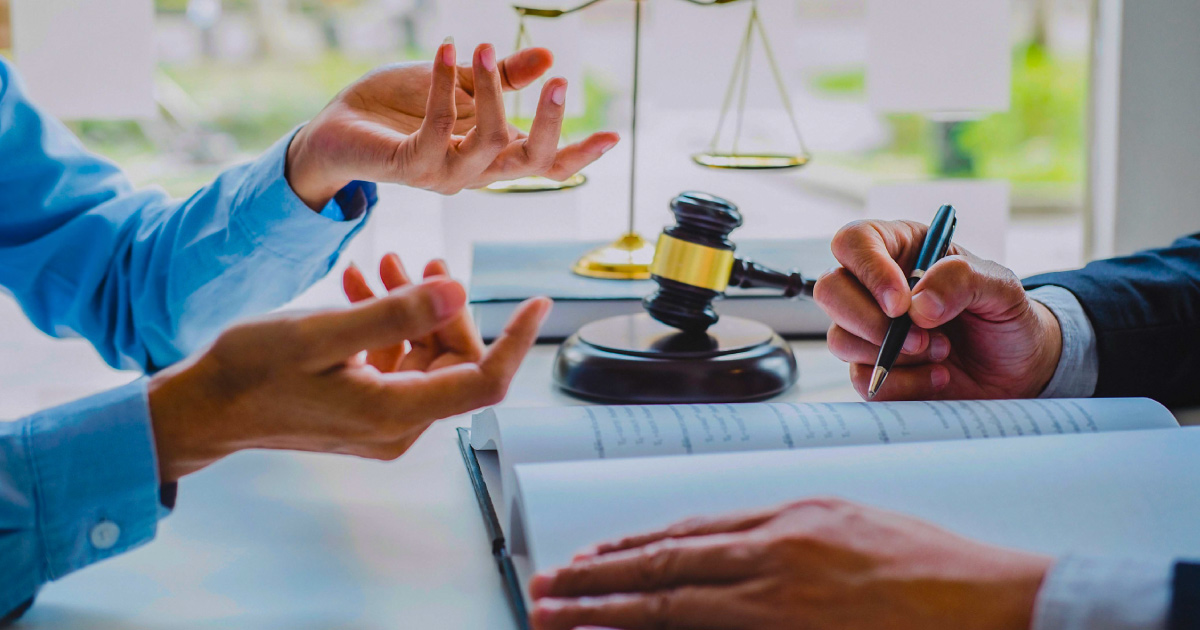 Ética frente al incumplimiento de leyes y regulaciones