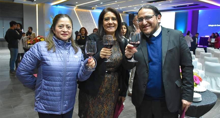 Cierre exitoso de diplomados en el Colegio