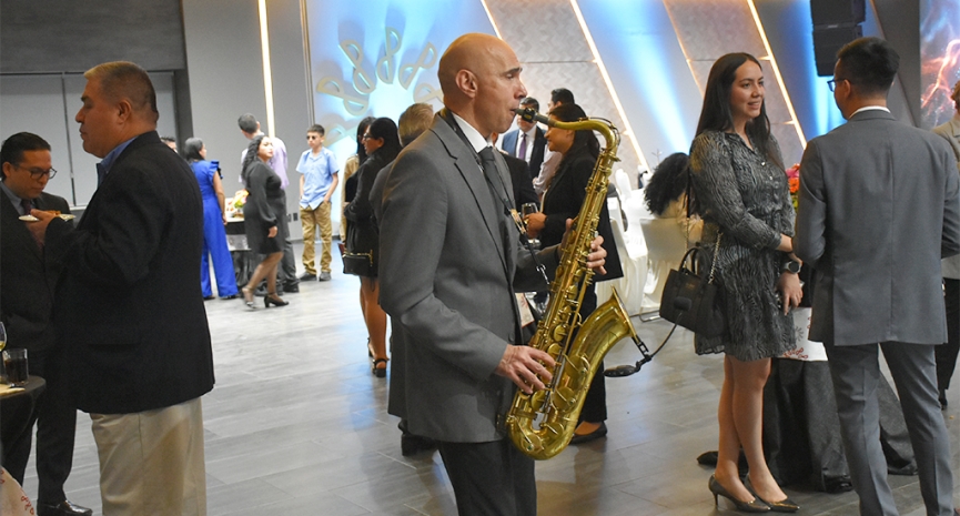 Cierre exitoso de diplomados en el Colegio