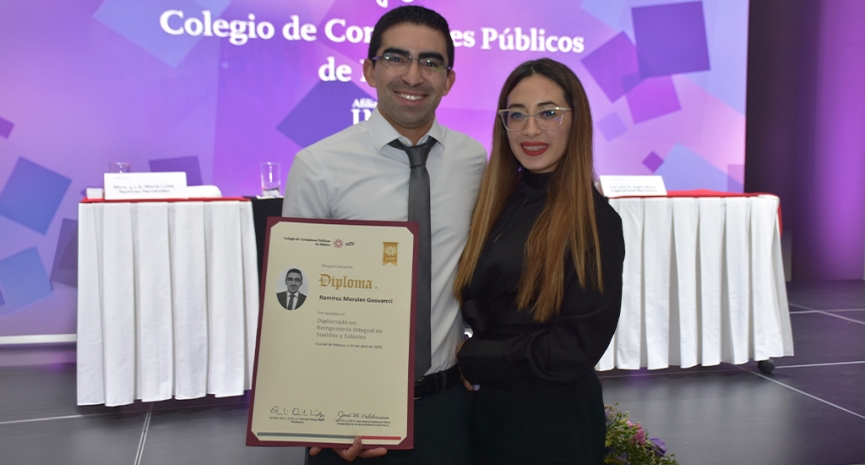 Clausura de diplomados destaca compromiso con la formación continua