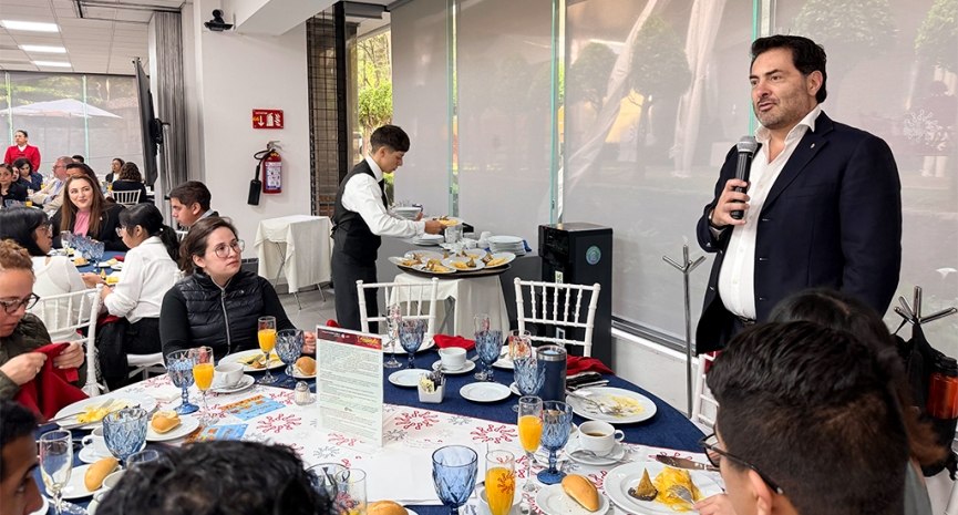 Colegio fortalece su membrecía con bienvenida a nuevas asociadas y asociados
