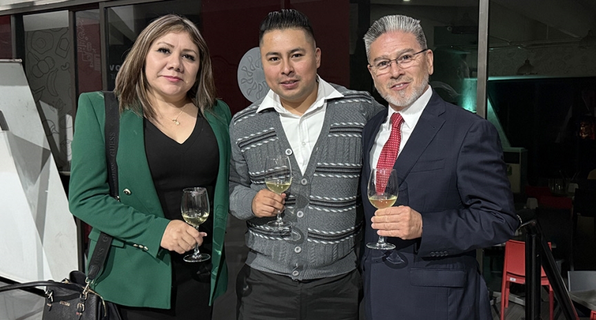 Colegio lanza Comunidad Alumni