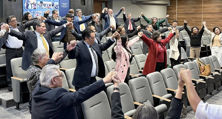 Colegio lanza Comunidad Alumni