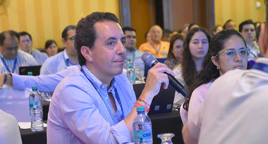 Colegio presenta en Acapulco Foro de Tributación Internacional con Carlos Mota