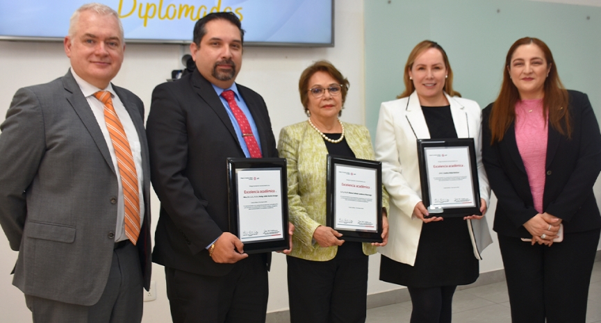 Colegio reconoce a sus docentes con una celebración por el Día del Maestro