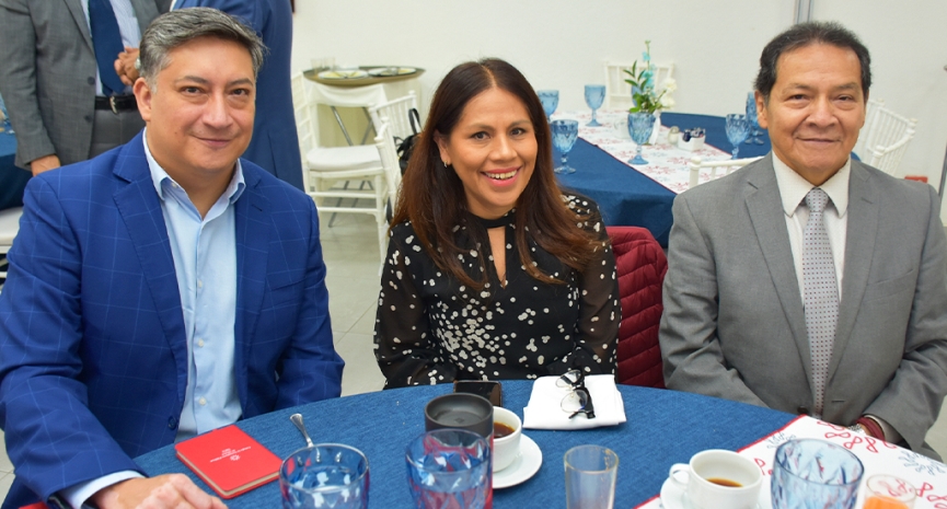 Colegio reconoce a sus docentes con una celebración por el Día del Maestro