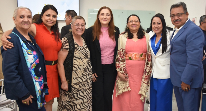 Colegio reconoce a sus docentes con una celebración por el Día del Maestro