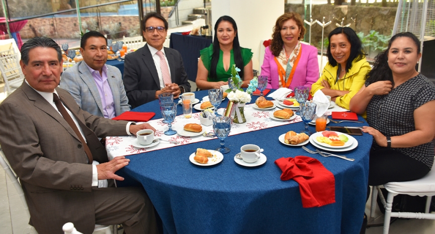Colegio reconoce a sus docentes con una celebración por el Día del Maestro