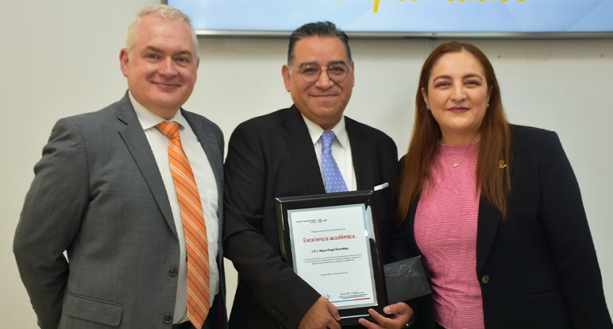 Colegio reconoce a sus docentes con una celebración por el Día del Maestro