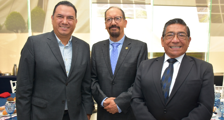 Colegio reconoce a sus docentes con una celebración por el Día del Maestro