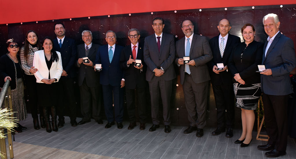 Colegio rinde homenaje a sus socios vitalicios 2023