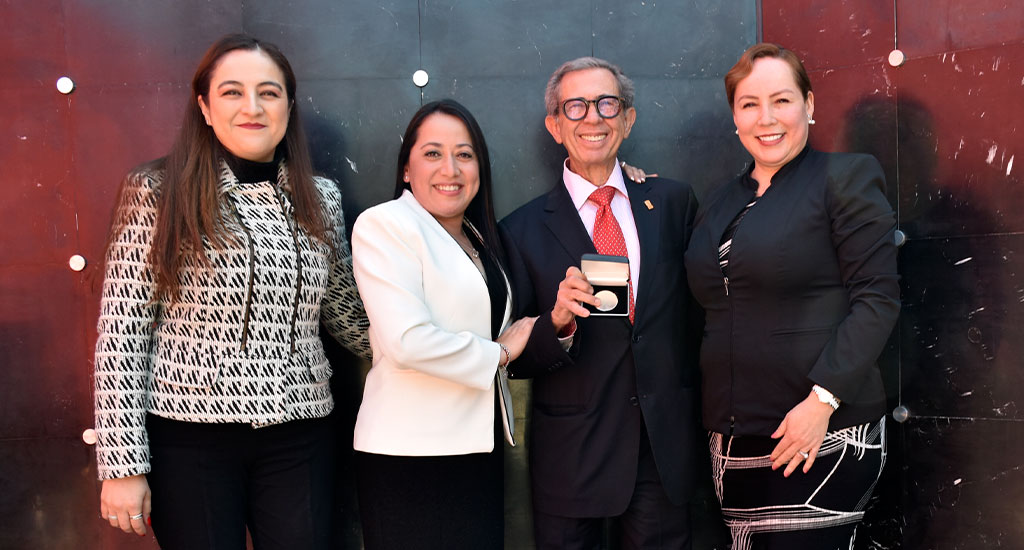 Colegio rinde homenaje a sus socios vitalicios 2023