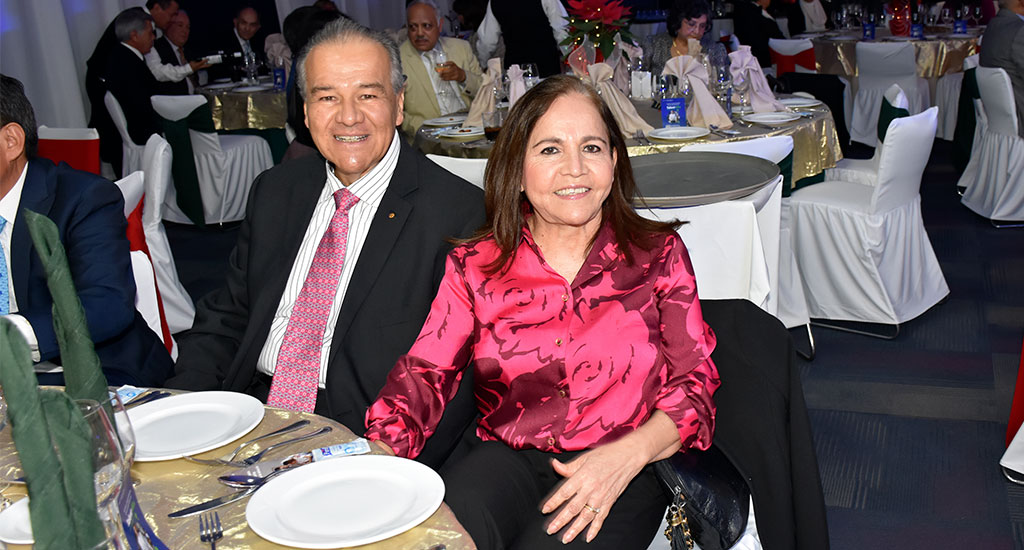 Colegio rinde homenaje a sus socios vitalicios 2023