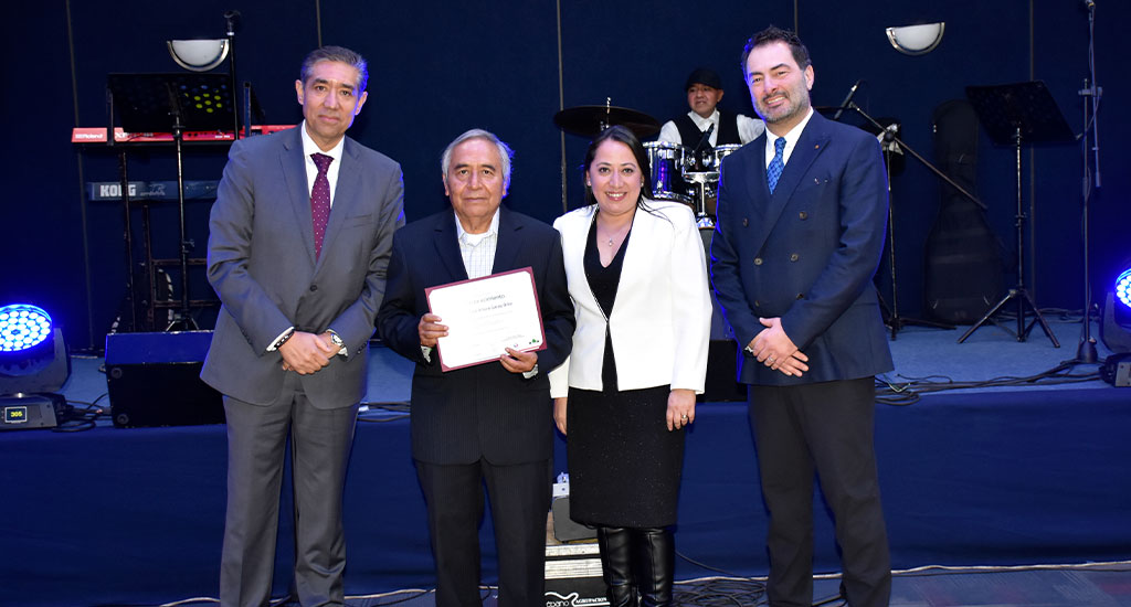 Colegio rinde homenaje a sus socios vitalicios 2023