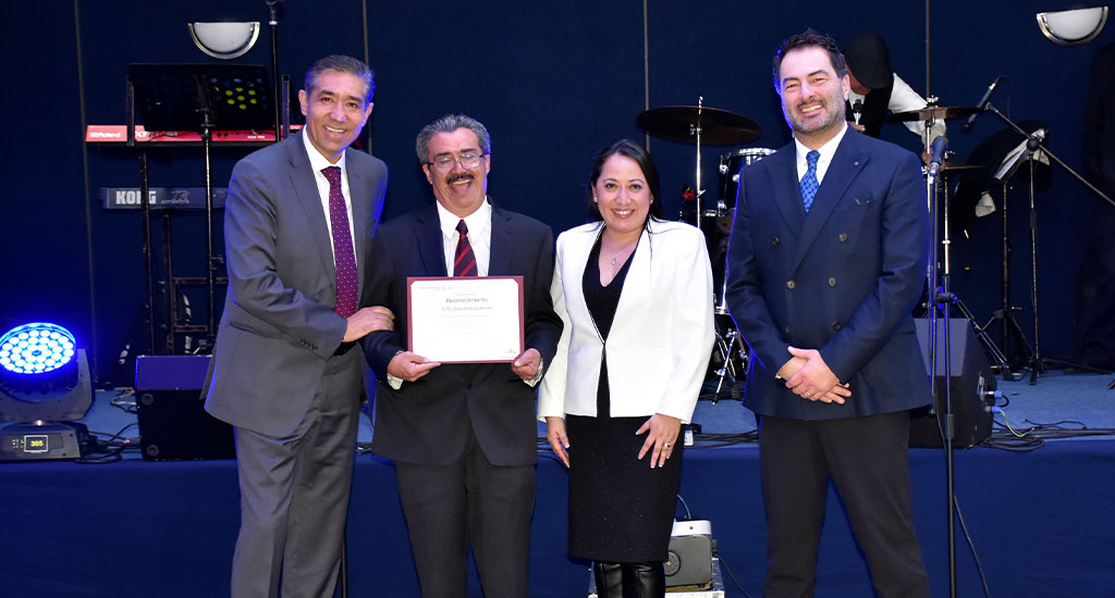 Colegio rinde homenaje a sus socios vitalicios 2023