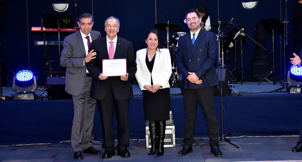 Colegio rinde homenaje a sus socios vitalicios 2023