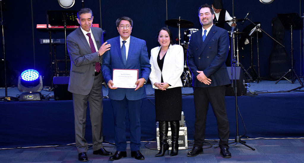 Colegio rinde homenaje a sus socios vitalicios 2023