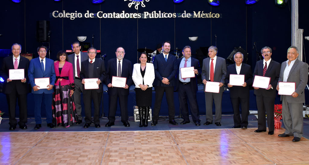 Colegio rinde homenaje a sus socios vitalicios 2023