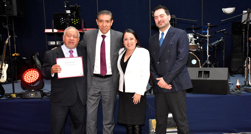 Colegio rinde homenaje a sus socios vitalicios 2023