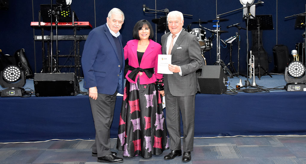 Colegio rinde homenaje a sus socios vitalicios 2023