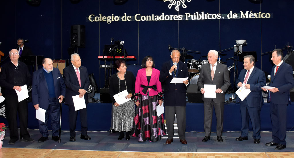 Colegio rinde homenaje a sus socios vitalicios 2023