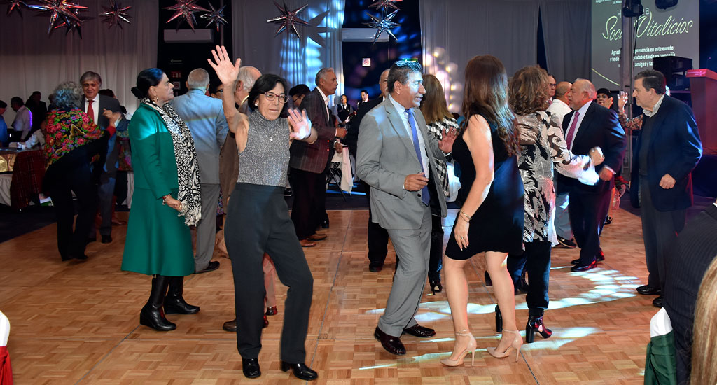 Colegio rinde homenaje a sus socios vitalicios 2023