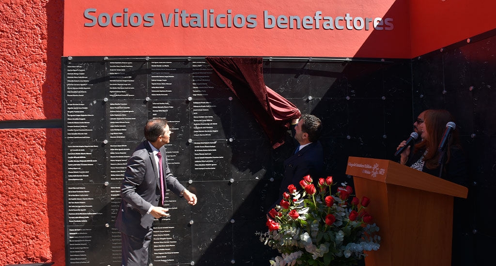 Colegio rinde homenaje a sus socios vitalicios 2023