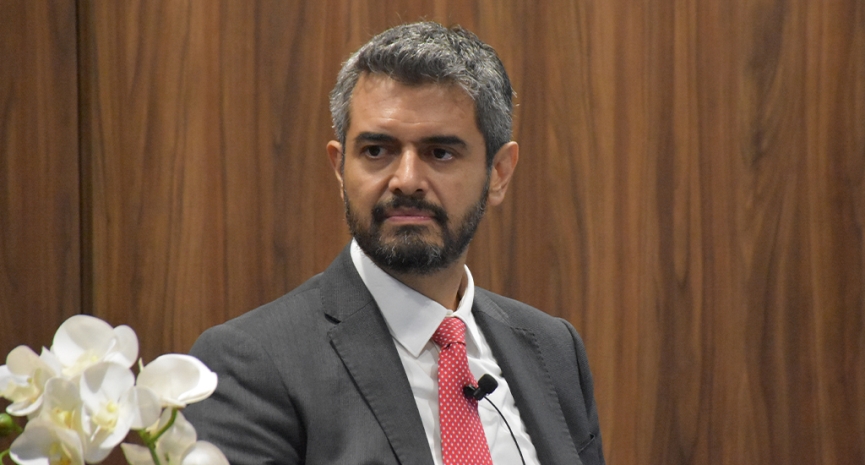 Colegio y SAT fortalecen diálogo institucional en foro de fiscalización