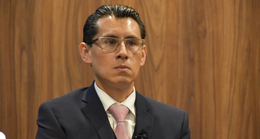 Colegio y SAT fortalecen diálogo institucional en foro de fiscalización