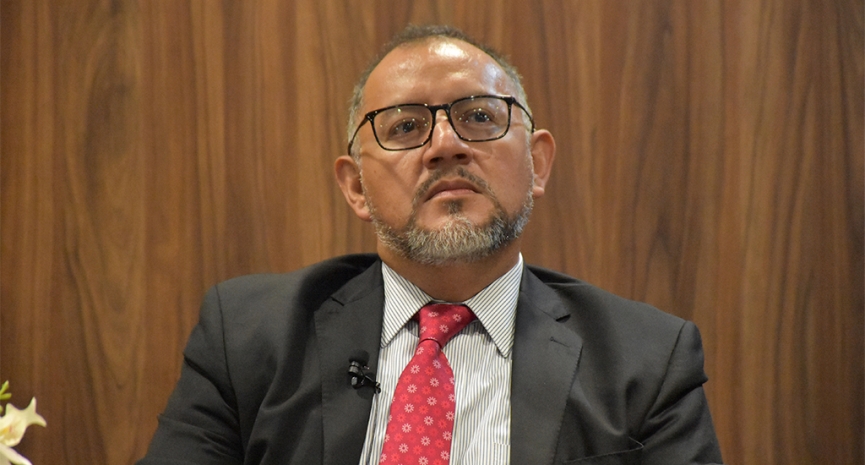 Colegio y SAT fortalecen diálogo institucional en foro de fiscalización