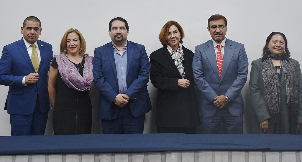 Compromiso académico en clausura de diplomados 1