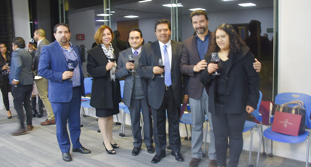 Compromiso académico en clausura de diplomados 13