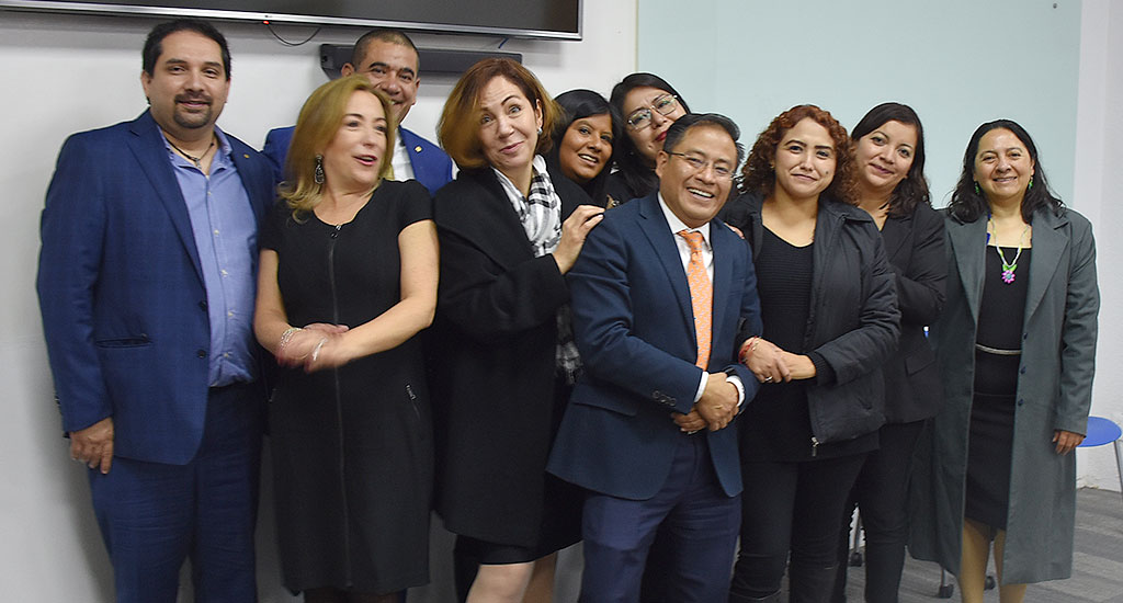 Compromiso académico en clausura de diplomados 24