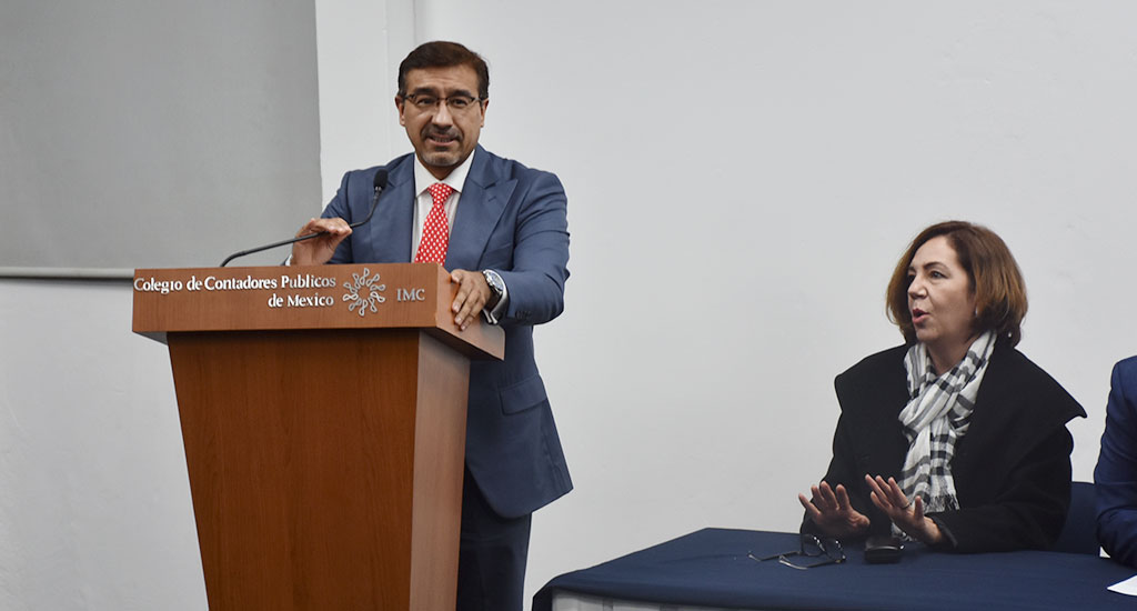 Compromiso académico en clausura de diplomados 3