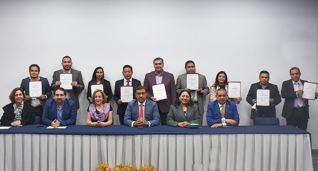 Compromiso académico en clausura de diplomados 6