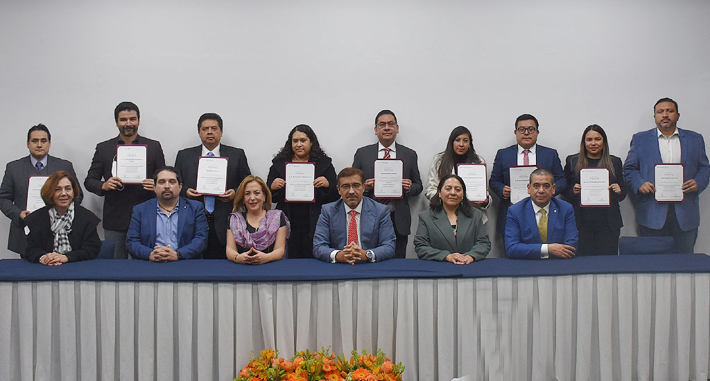 Compromiso académico en clausura de diplomados 7