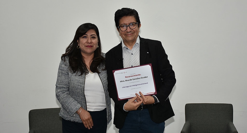 Éxito: Liderazgo e inteligencia emocional con Ricardo González