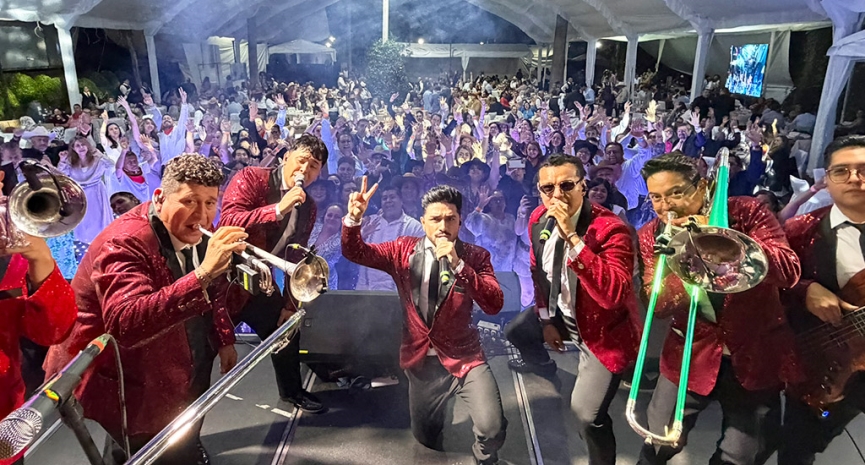 Gran Paellada encendió la fiesta con Los Yaguarú