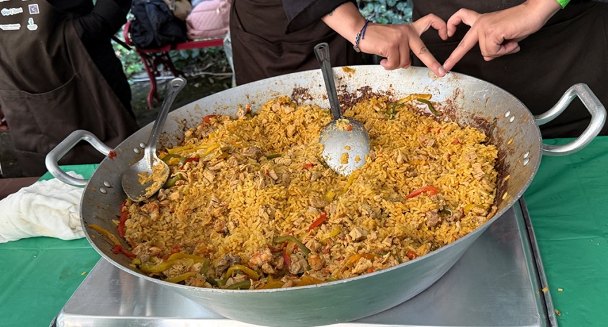 Gran Paellada encendió la fiesta con Los Yaguarú
