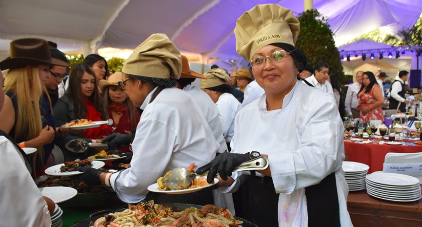 Gran Paellada encendió la fiesta con Los Yaguarú