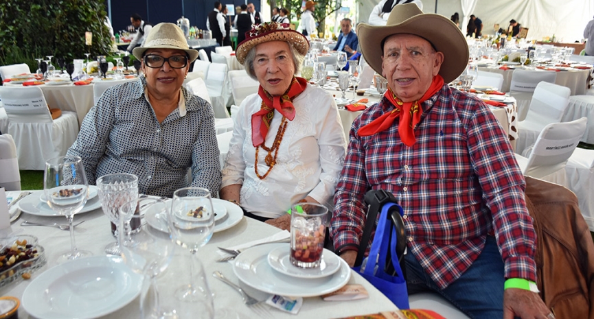 Gran Paellada encendió la fiesta con Los Yaguarú