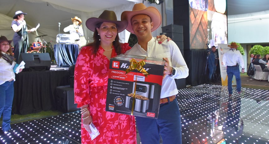 Gran Paellada encendió la fiesta con Los Yaguarú