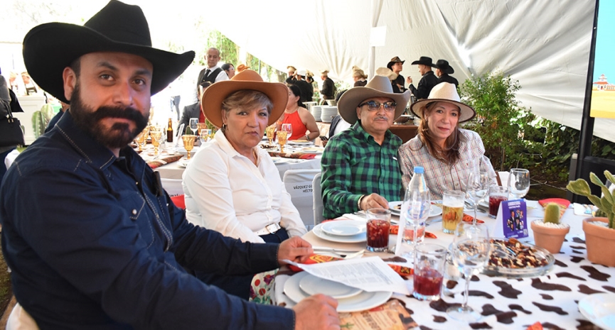 Gran Paellada encendió la fiesta con Los Yaguarú