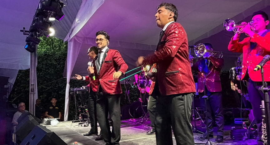 Gran Paellada encendió la fiesta con Los Yaguarú