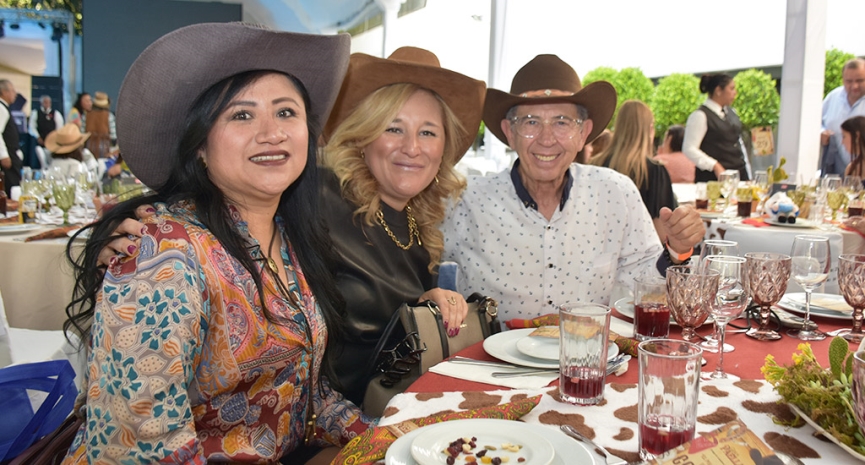Gran Paellada encendió la fiesta con Los Yaguarú