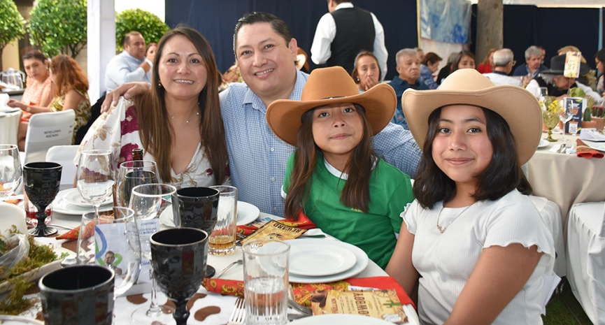 Gran Paellada encendió la fiesta con Los Yaguarú