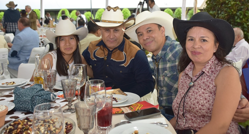 Gran Paellada encendió la fiesta con Los Yaguarú