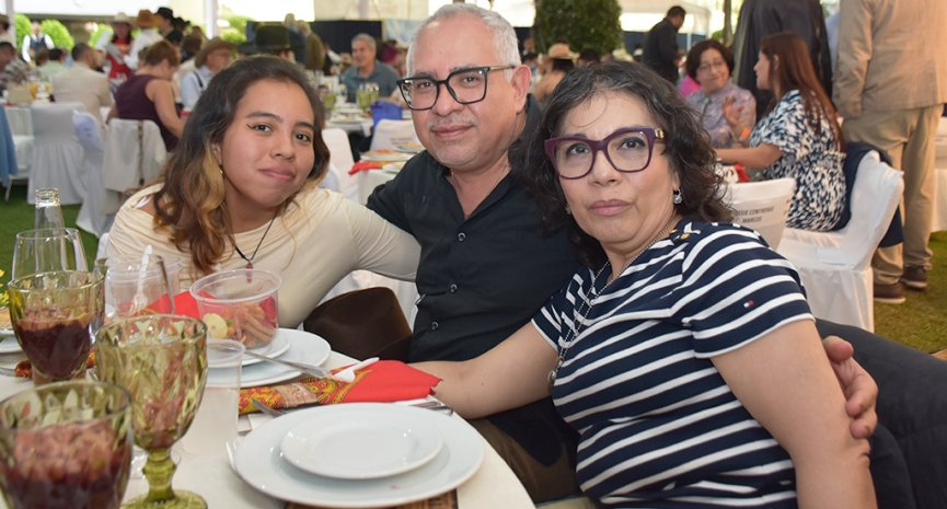 Gran Paellada encendió la fiesta con Los Yaguarú