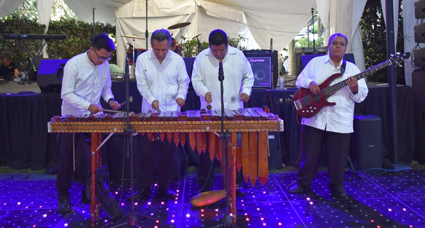 Gran Paellada encendió la fiesta con Los Yaguarú